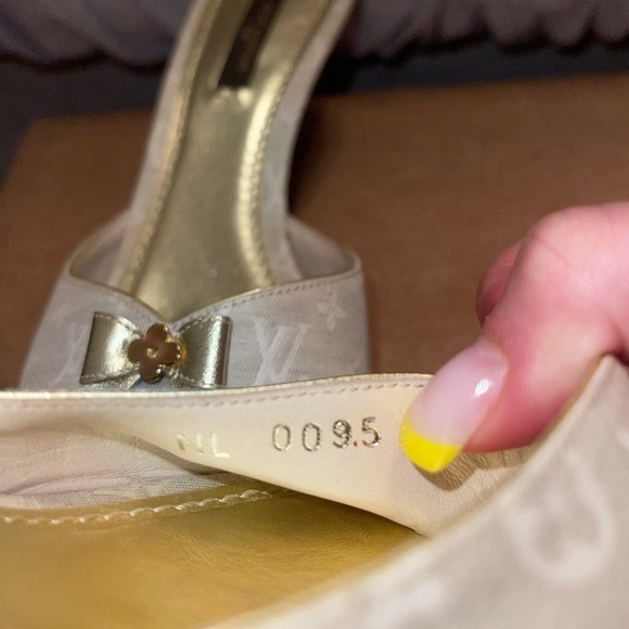 Louis Vuitton Heels - Picture 5 of 6